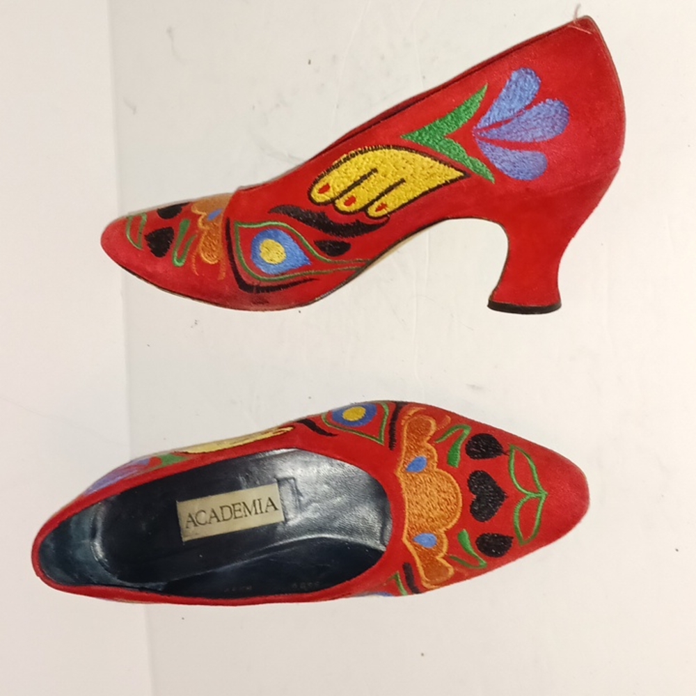 Academia RARE red suede embroidered- over-all heels-sz 7M